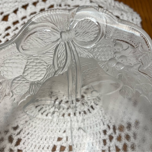 MIkASA Candy Bowl Holiday Bells Clear Cristal Basket. - Picture 4 of 8
